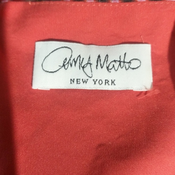 Amy Matto Sleeveless Blouse - Picture 3 of 3